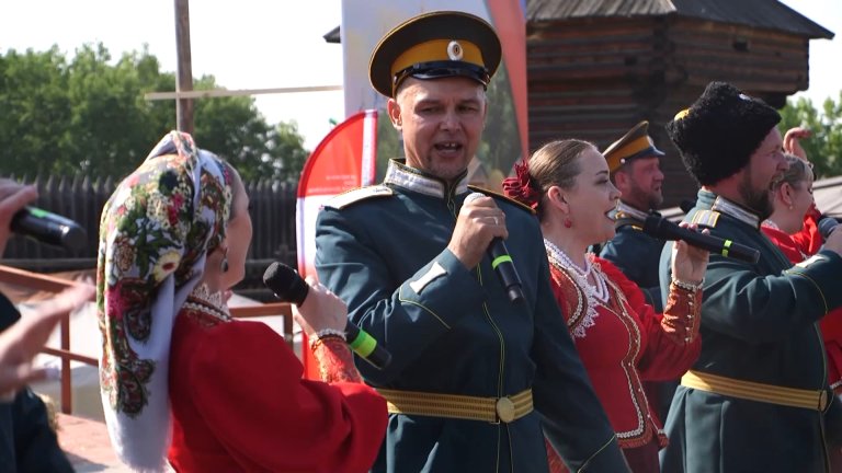 Ансамбль из Ангарска отправится в Москву на Всероссийский фольклорный конкурс "Казачий круг"